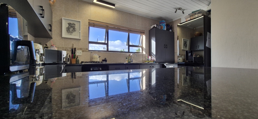 3 Bedroom Property for Sale in Waves Edge Western Cape